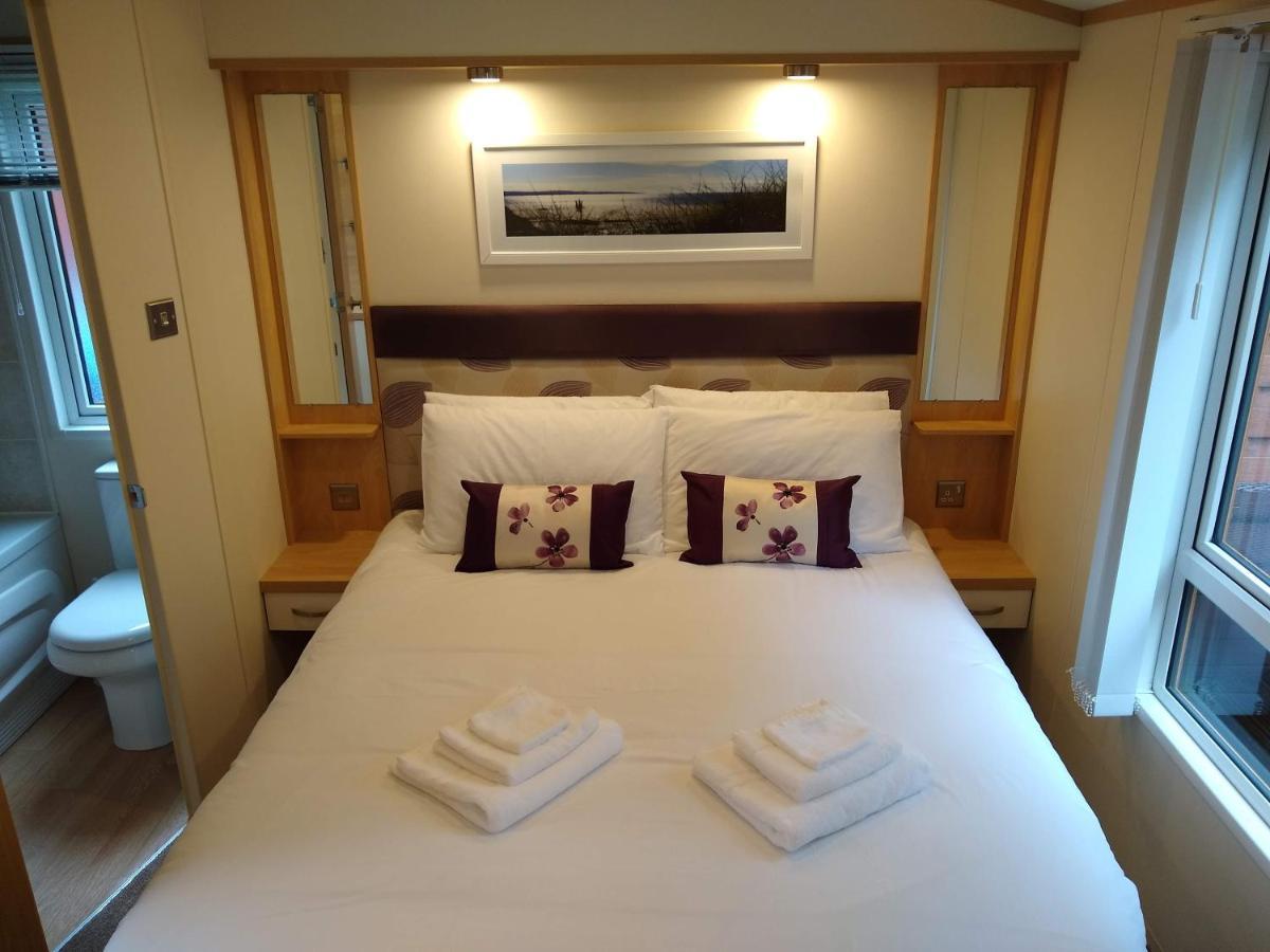 Lazy Days Lodge Glendevon Buitenkant foto